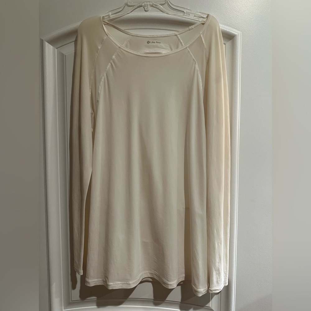 Lululemon Women's Long Sleeve Top in Lightweight Fabic and Mesh with Open Back